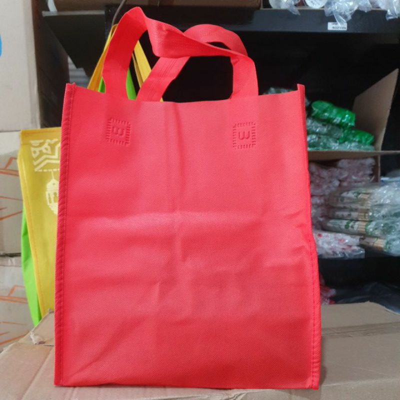 

Tas Kain Spunbond Merah 22x22 cm 6 pcs