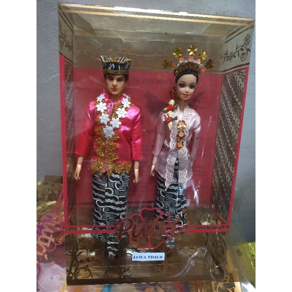 boneka  Nusantara adat Jawa timur