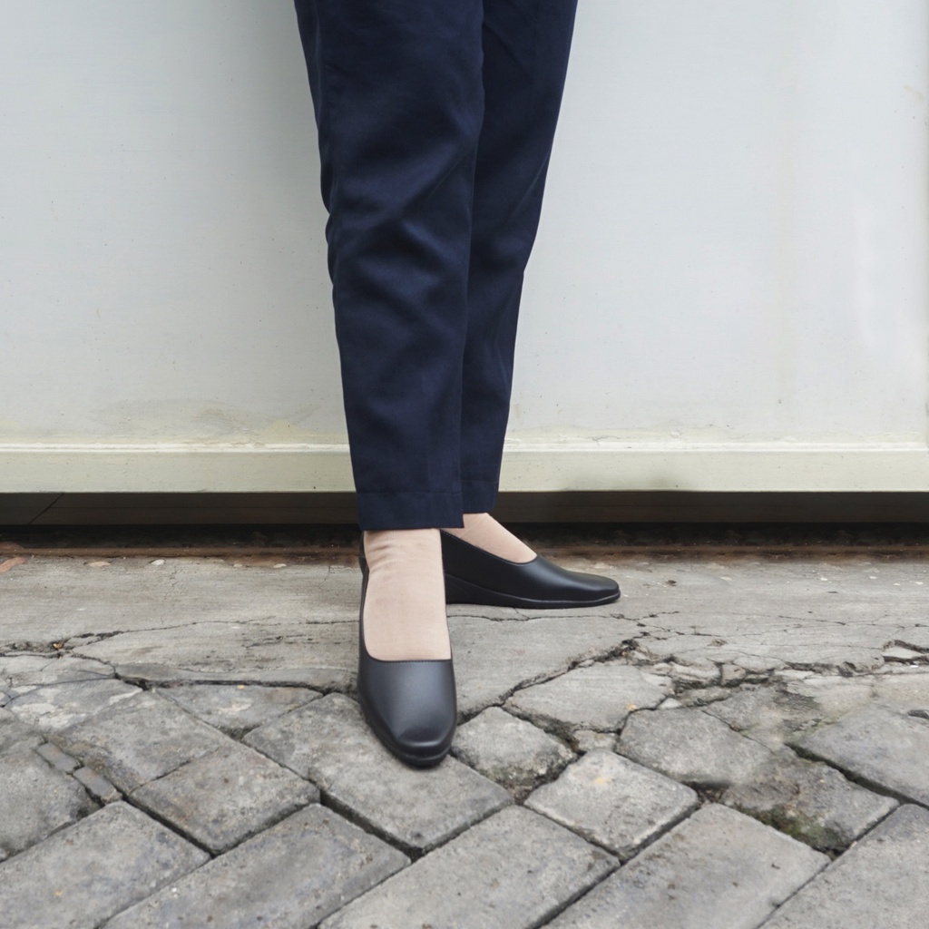 Sepatu Wanita IM Wedges 606 untuk ke Kantor, Dinas, Acara Formal