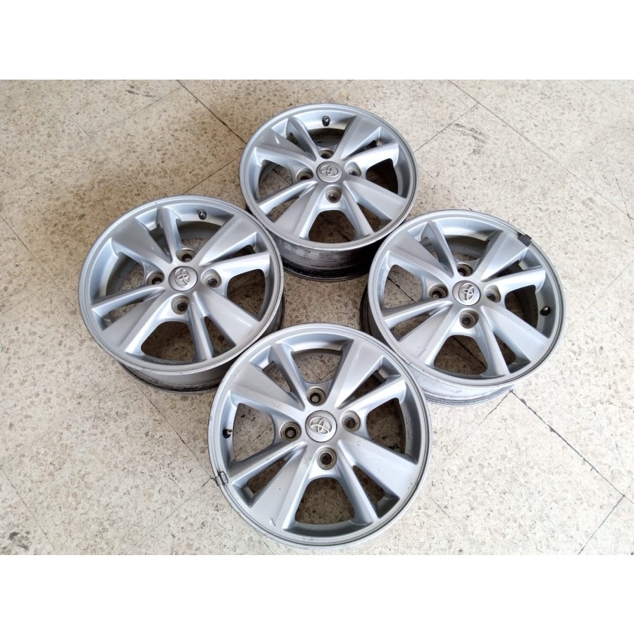 velg mobil bekas avanza veloz r15 pcd 4x114