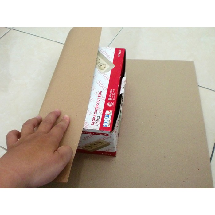 

Kertas Bungkus Coklat Super Tebal 009