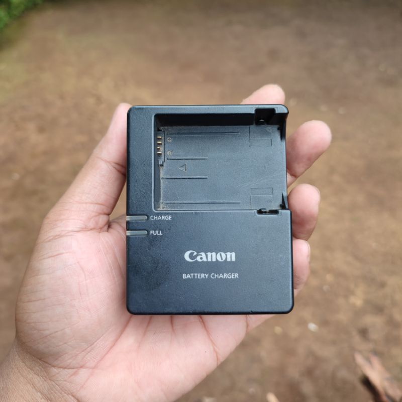 cas charger baterai batrai canon 550d 600d 650d 700d original