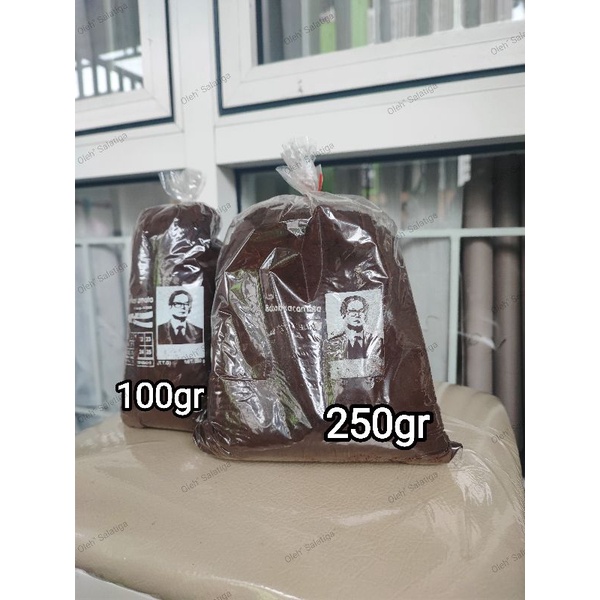 

Kopi Hitam Bubuk Robusta Cap Babah Kacamata Oleh-oleh Asli Salatiga 100gr, 250gr