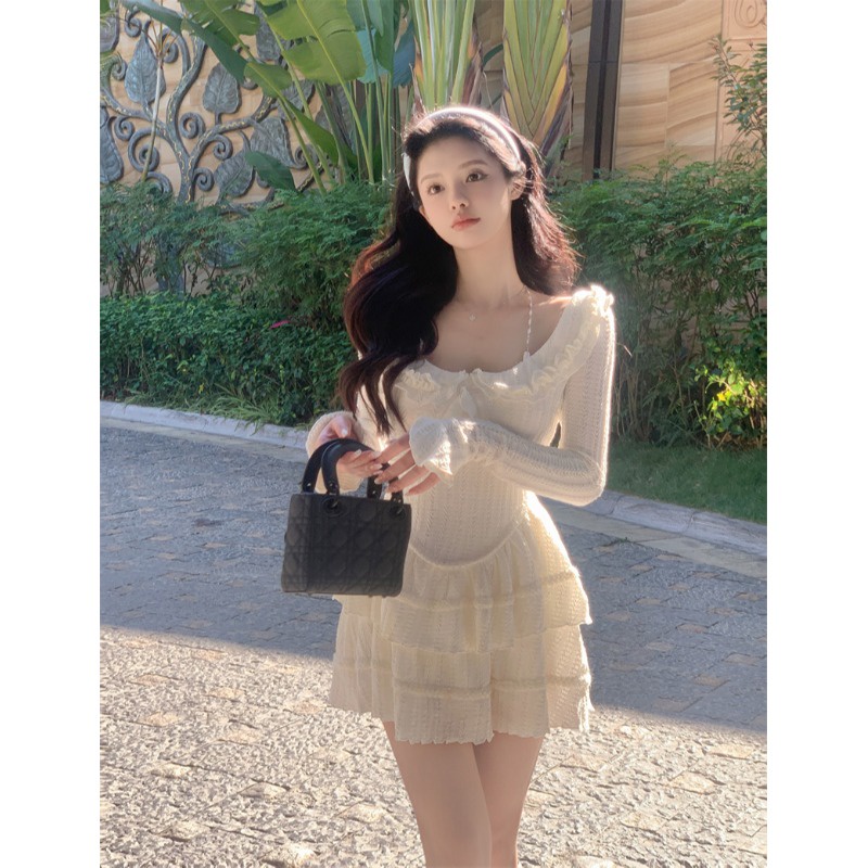 Red Kumikumi Pure Desire Wind Ruffle Lengan Panjang Gaun Wanita Musim Semi Kecil Rok Pendek Pinggang Rok Cinta Pertama