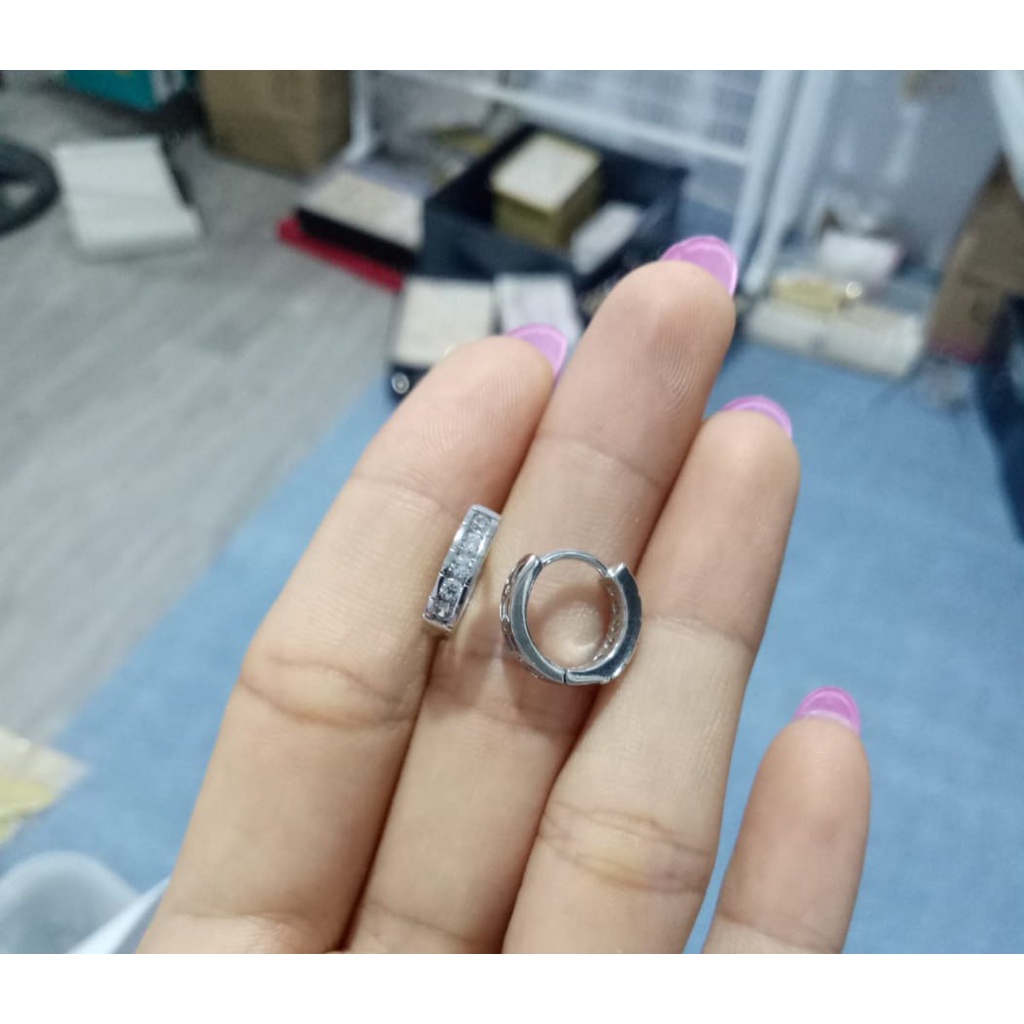 Matlaine - Anting Wanita Bulat Circle Kecil Silver Diamond Alia Titanium Xuping Anti Karat Anti Hita