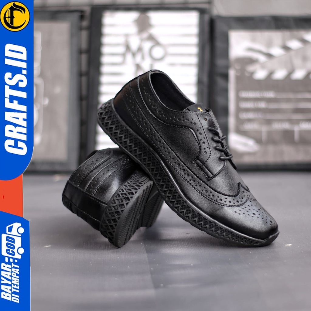 Sepatu Pria Sneakers Casual Hitam Kerja Crafts Ebory