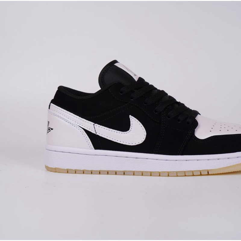 Sepatu Nike Air Jordan 1 Low Diamond