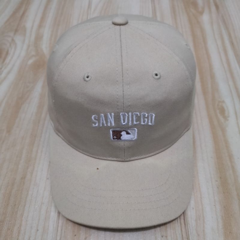 topi MLB san diego