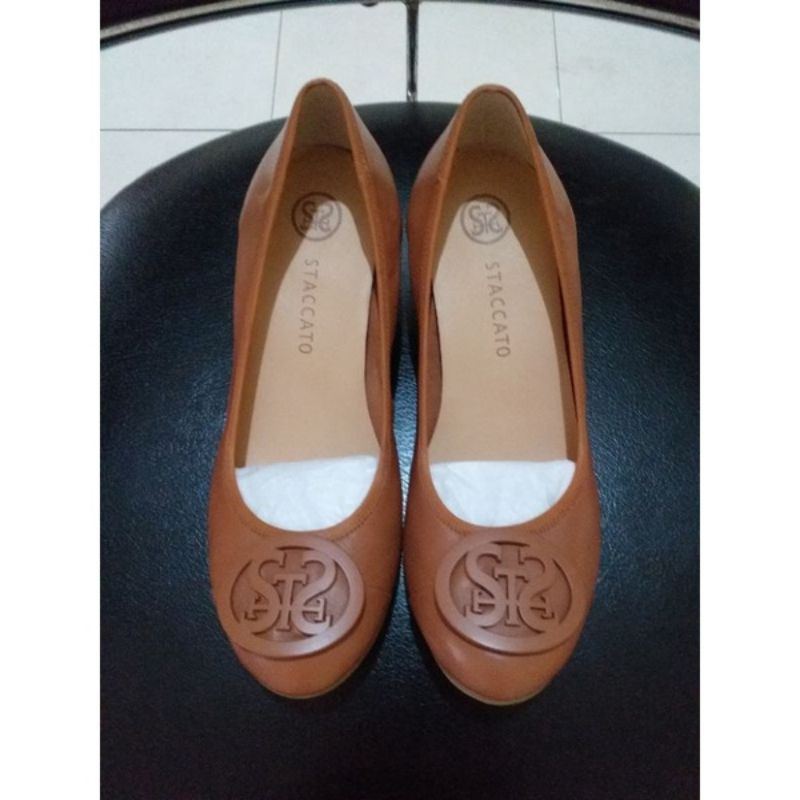 Staccato wedges preloved