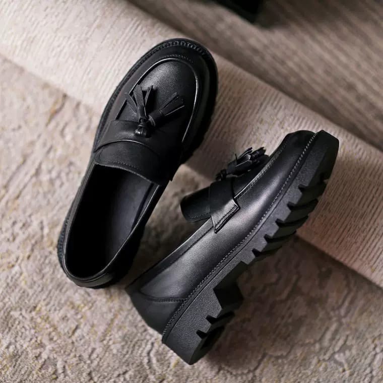 Sepatu Wanita Loafers Hitam Matte Glossy / Sepatu Kerja Docmart Jessy Premium LL212