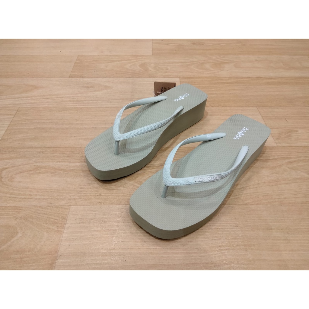 Sandal Wedges Wanita Bata Pata Pata Bahan Karet Sandal Santai Wanita Model Jepit Warna Hijau dan Hit