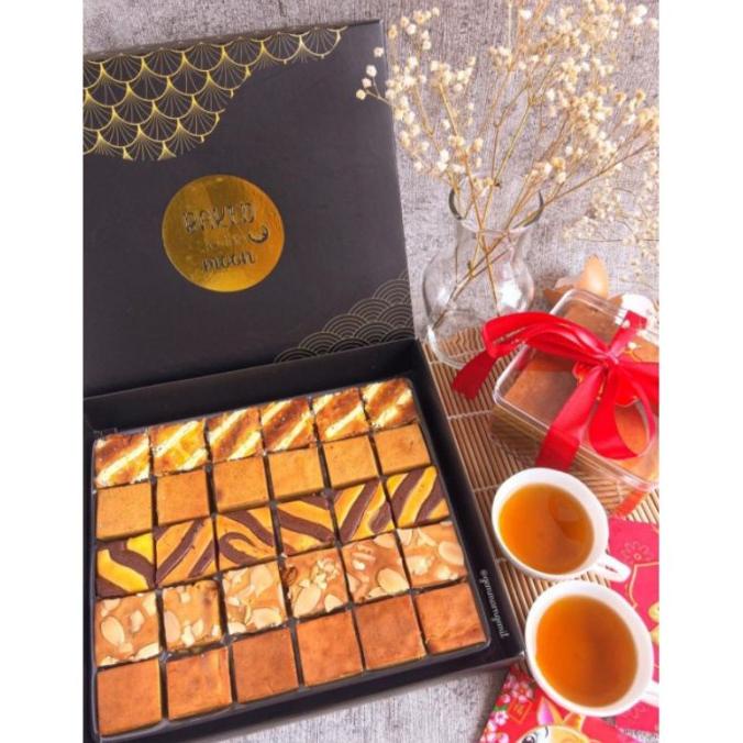 

Hampers Lebaran/Idul Fitri Premium Lapis Legit One Bite Size Wisjman Keranjangdilan