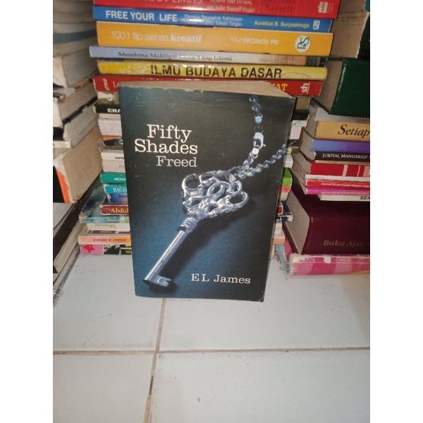 BUKU ASLI FIFTY SHADES FREED EL JAMES