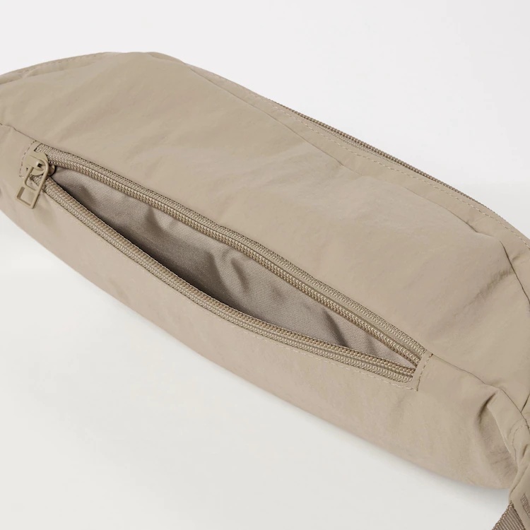 Uniqlo Tas Nilon Body Bag