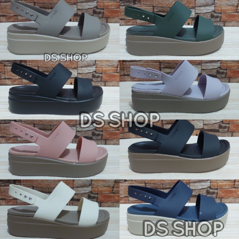 crocs brooklyn low wedges/sandal crocs brooklyn/sandal wanita