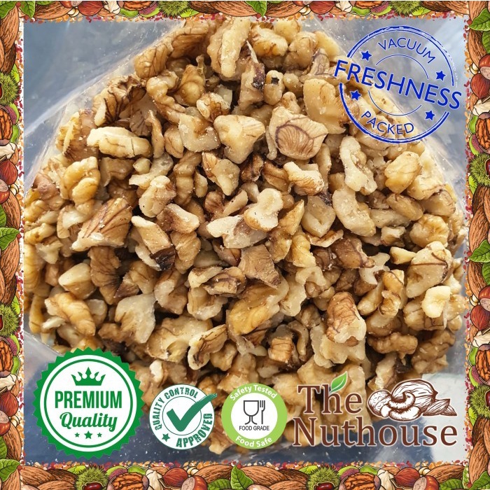 

500gr Walnut RAW Broken Cracked / Kacang Walnut Mentah Pecah Menir