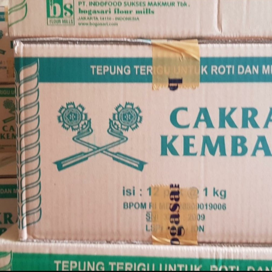 

1 DUS Tepung Terigu Bogasari Cakra Kembar isi 12 pcs x 1 kg