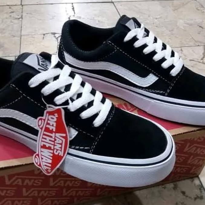 READY Sepatu Pria Wanita - Sepatu Kuliah Hitam