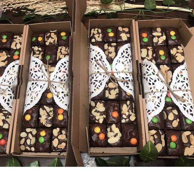 

✺ Brownies size L 30x10 sekat ♞