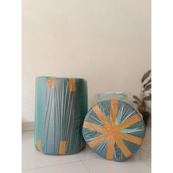 

Bubble Wrap Hitam dan Putih 60cm x 50m