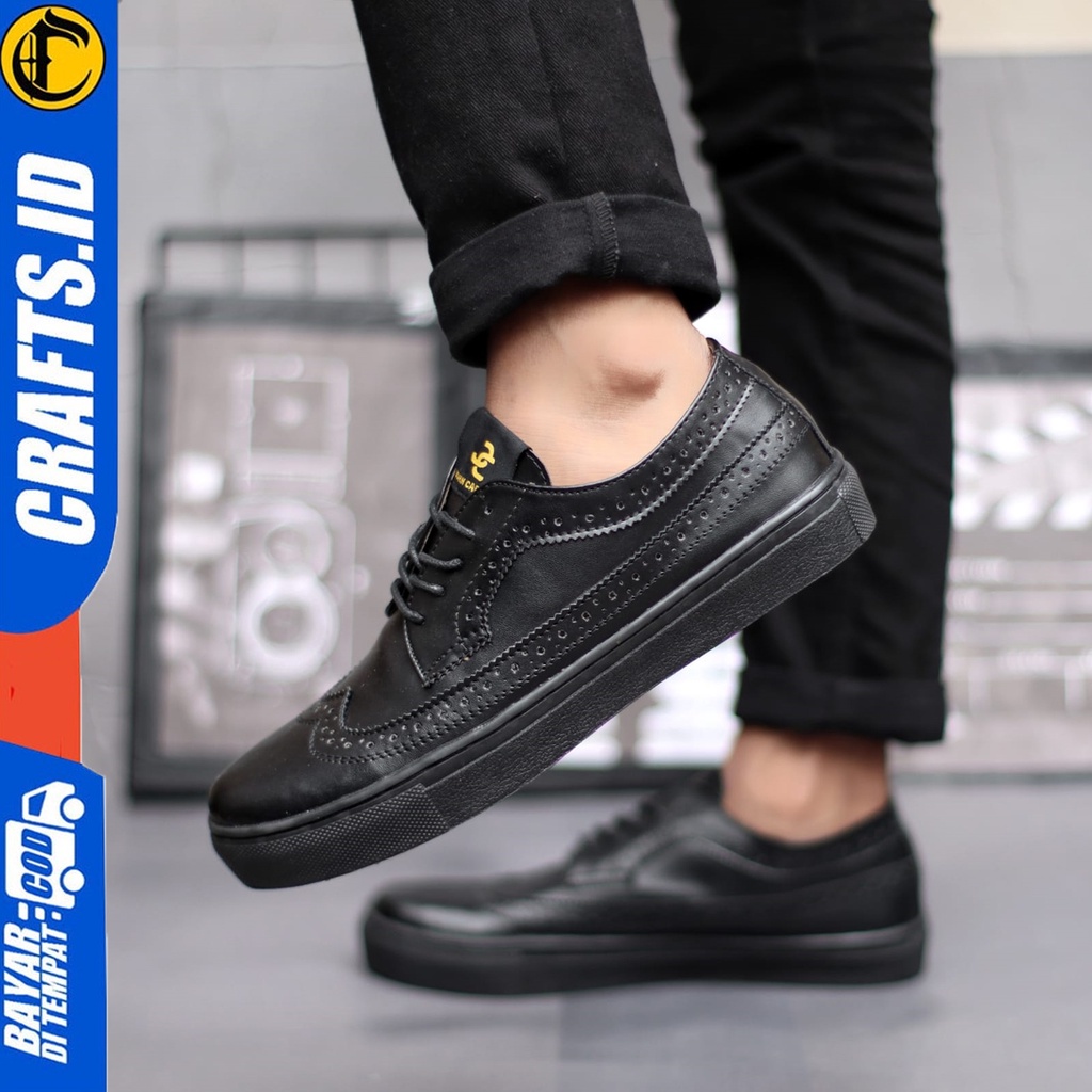 Sepatu Sneakers Casual Hitam Wingtif Pria Tali Kerja Crafts Rebelion