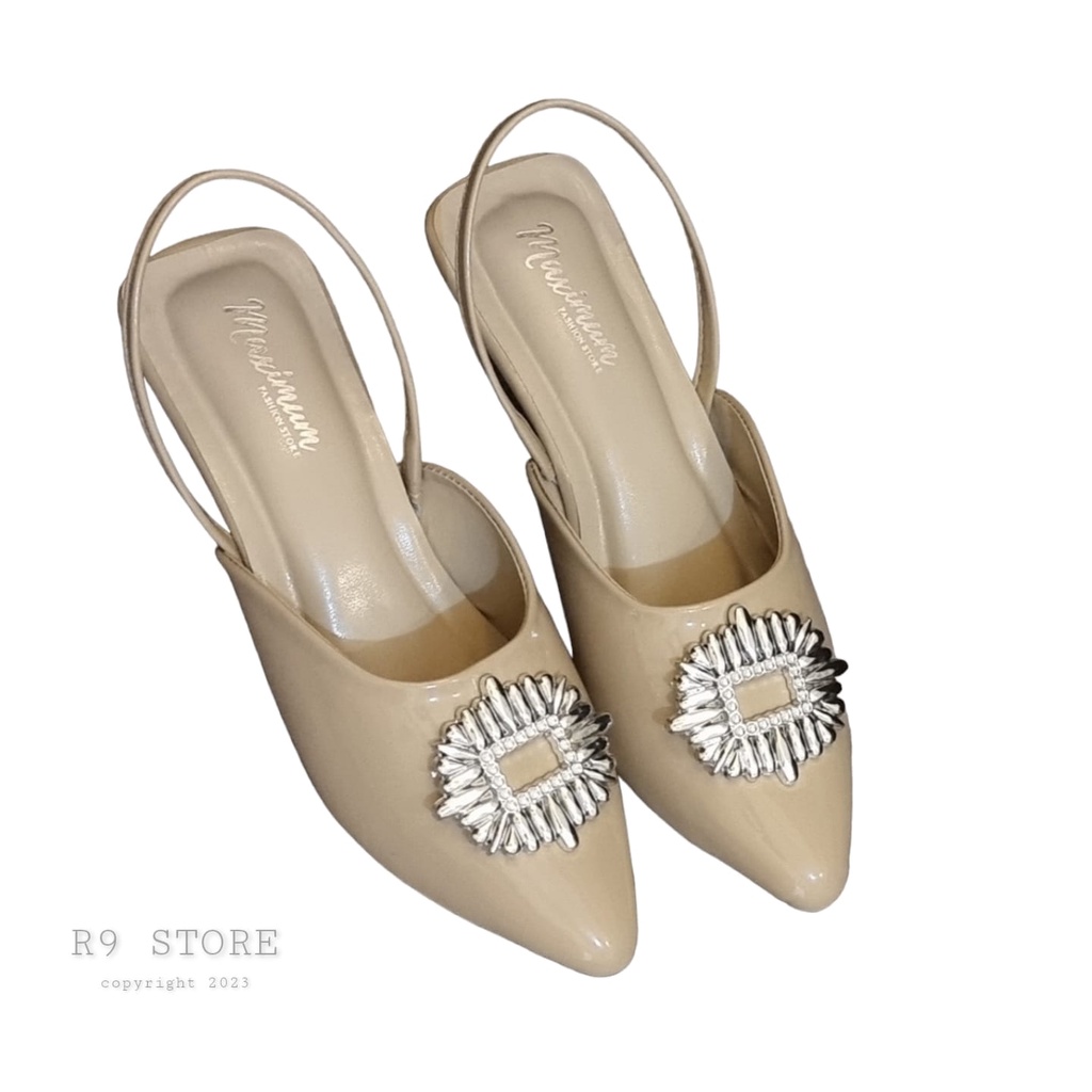 R9 Sandal Wanita Ujung Lancip Korea