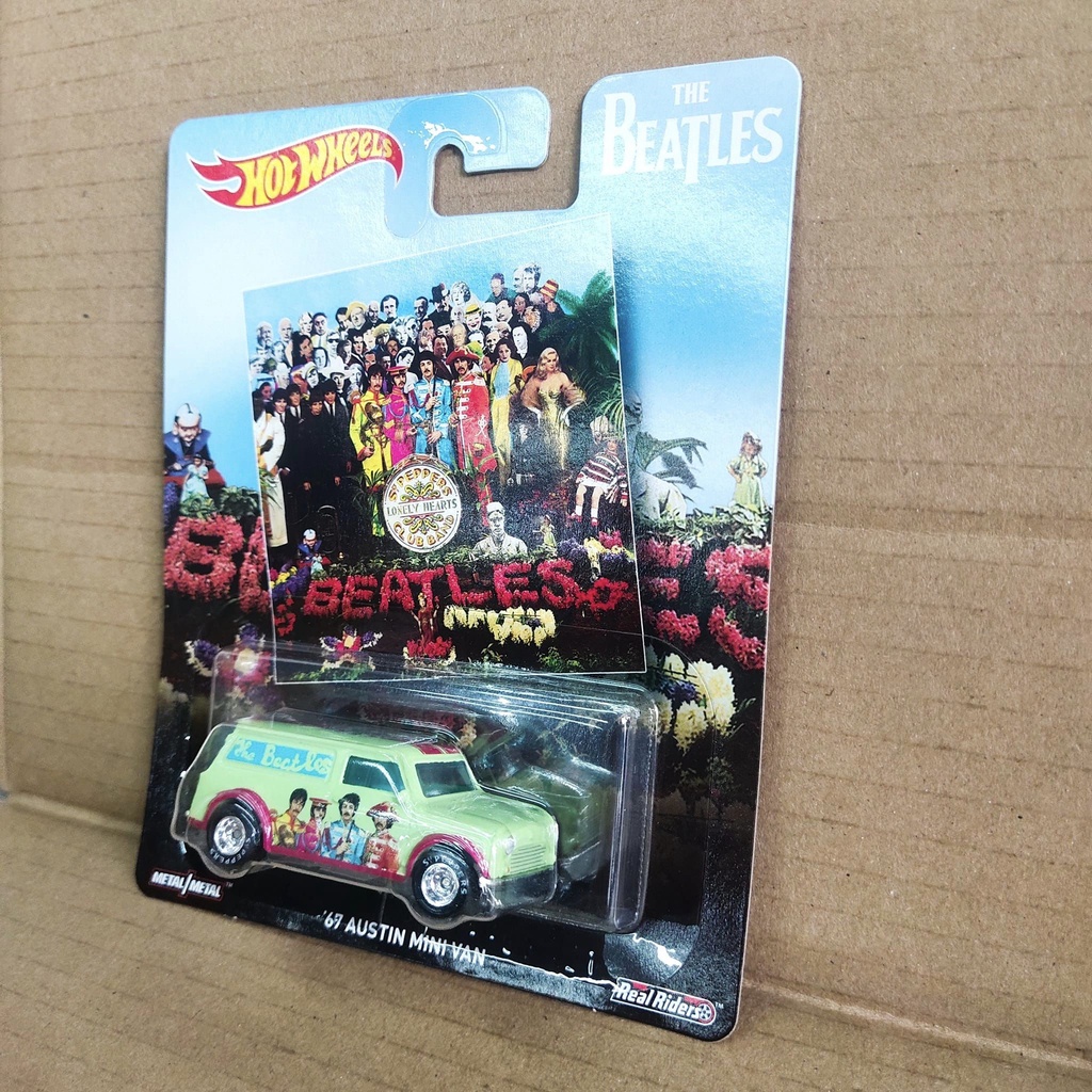 Hotwheels The Beatles 67 Austin Mini Van