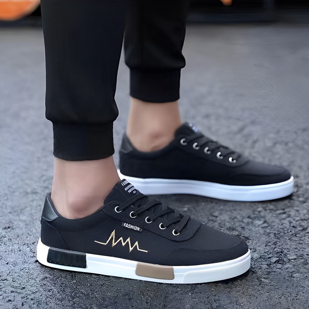 Highland Sepatu Pria Hitam Sneakers Kasual Fashion Sepatu Olahraga bahan sepatu kanvas kerja sekolah Import Men Shoes MC302