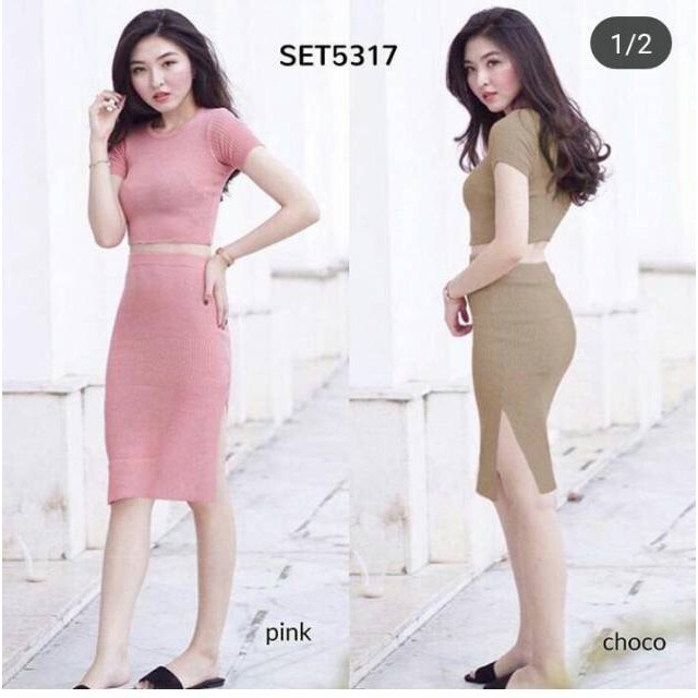 SAKA STOREE_Caroline Stelan Rok belah Atasan Crop Wanita Rajut