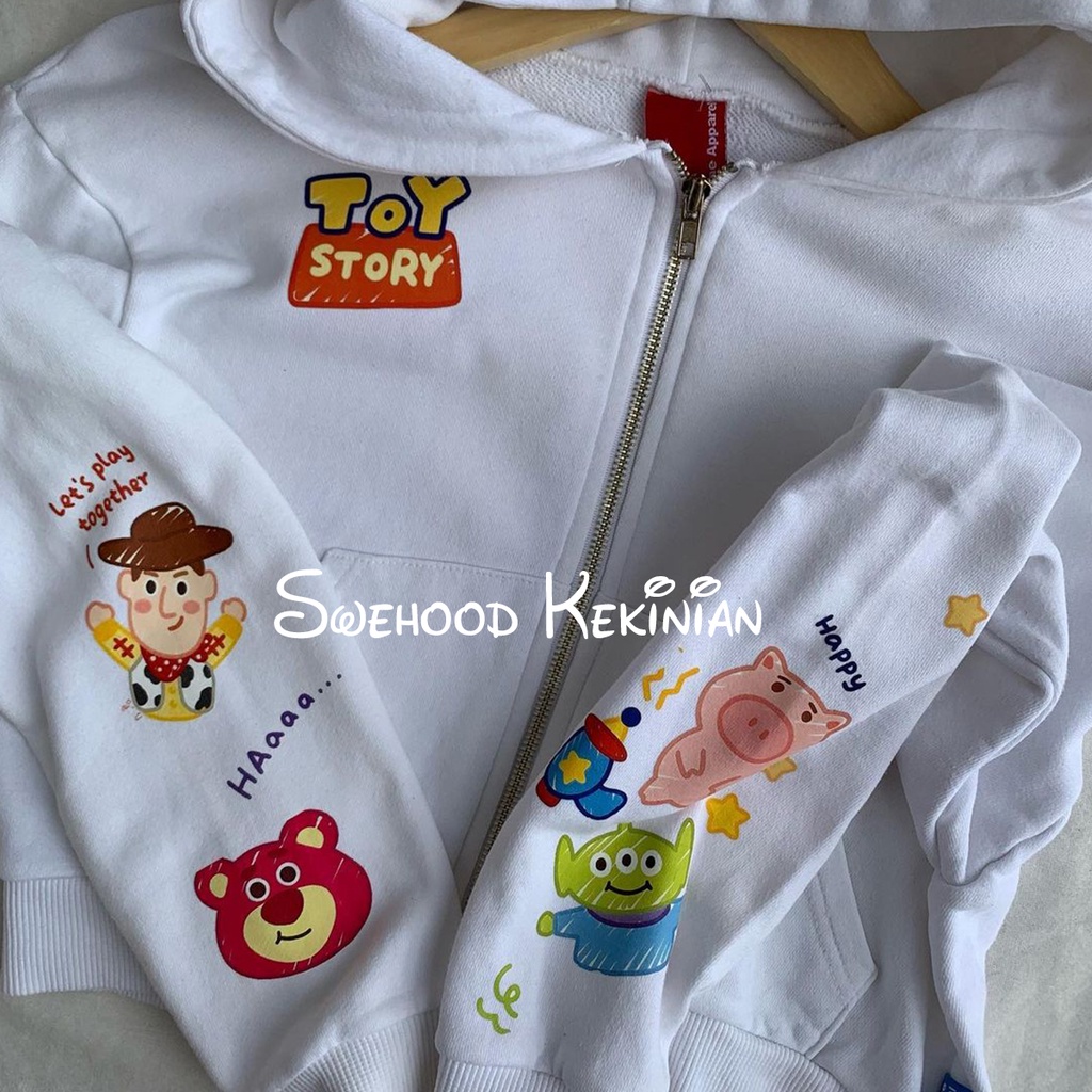 HAPPY TOY STORY HDZIP CROP PREMIUM Sweater Crewneck Hoodie Zipper Crope Fashion Outfit Ootd Korean Style Wanita Kekinian Oversize Sweter Hody Cewek Remaja Switer Karakter Lucu Suiter Hudie Bahan Fleece LD 110 PB 45