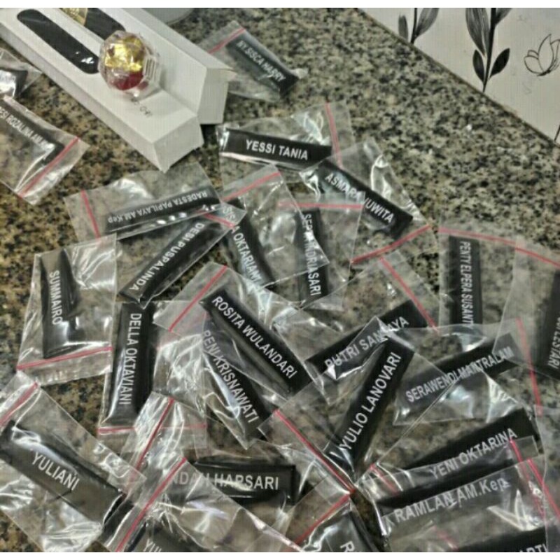 

papan nama akrilik, hrga grosir pembelian 1 pics