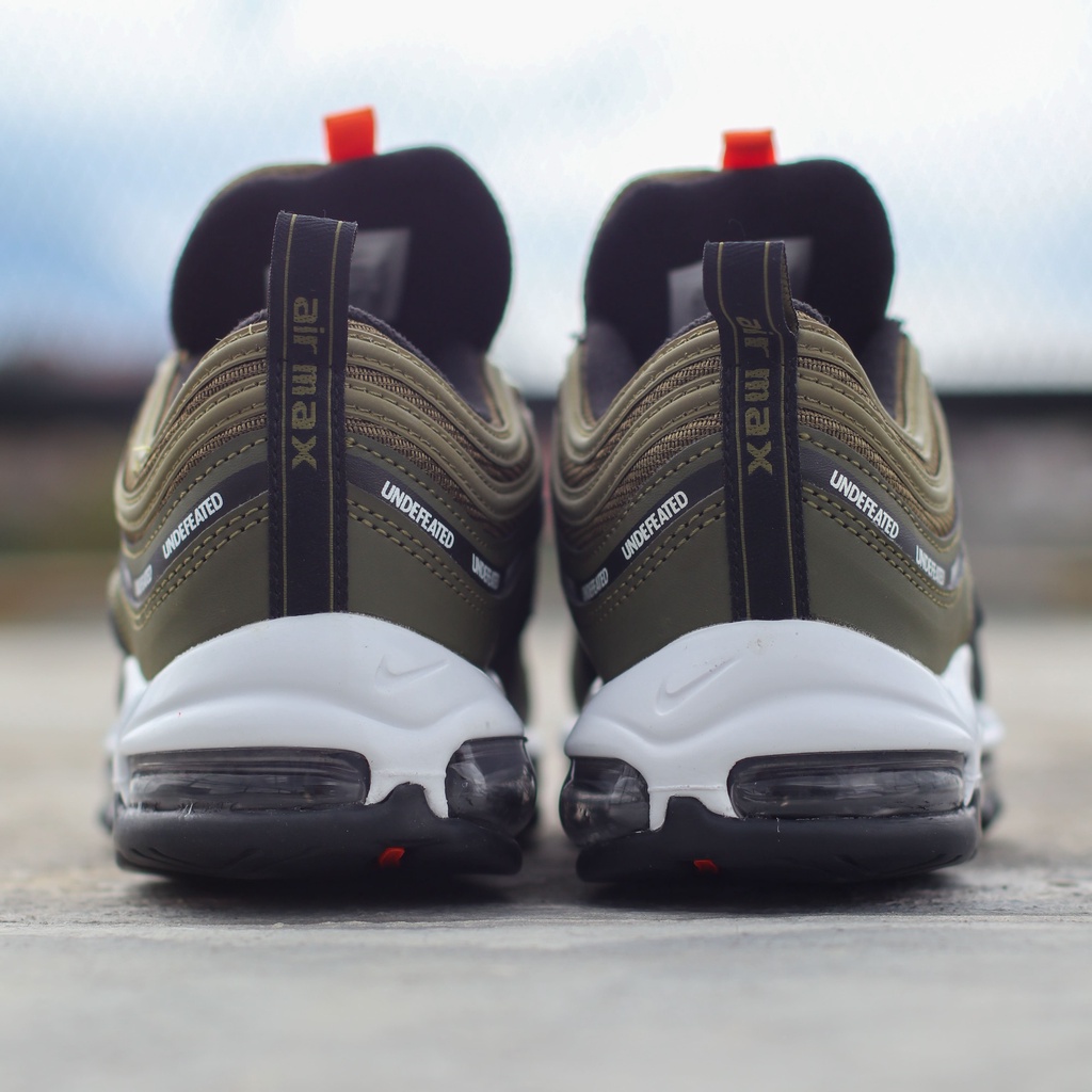 AM97 UNDEFEATED ARMY SEPATU PRIA LIMITED EDITION