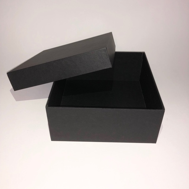 

KOTAK BOX KOTAK KADO ANNIVERSARY KADO ,DOMPET,JAM,SABUK,PARFUM