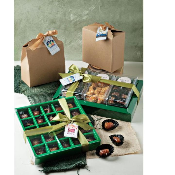 

➤ kurma keju butter wisman/kurma sukkari/hampers ramadhan/idul fitri HAMPERS NATAL L/kartu ucapan/pita ♥