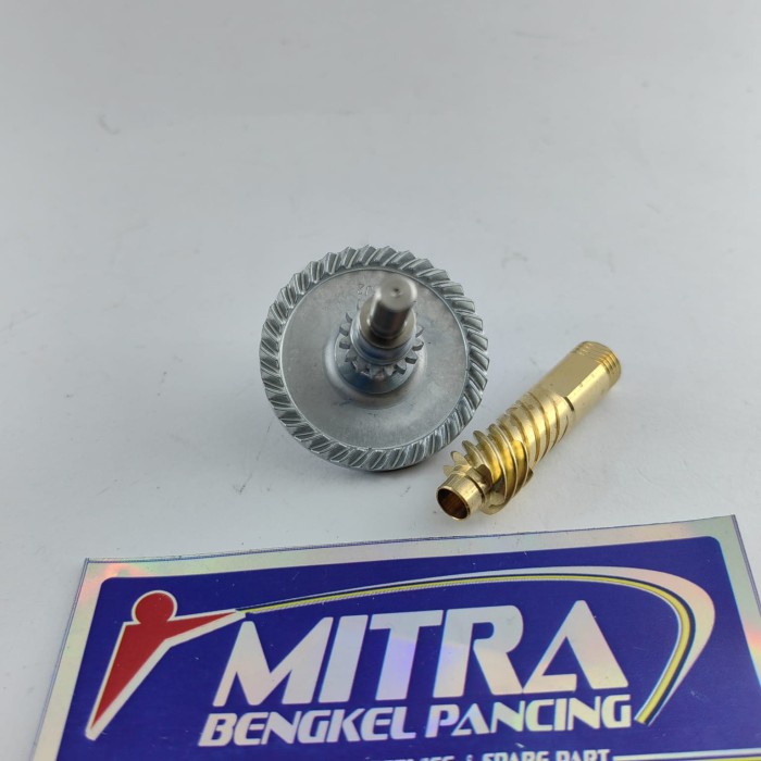 Gear set daiwa bg 4000 main gear pinion gear reel ORIGINAL