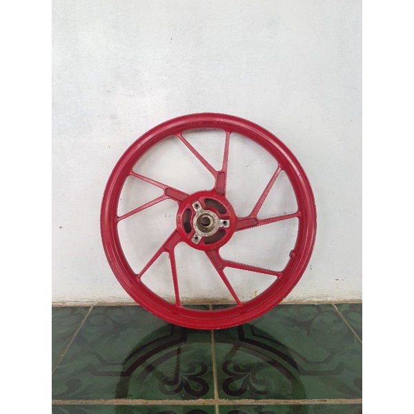 velg belakang fu merah