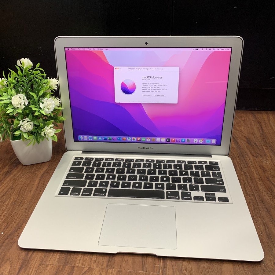 Apple MacBook Air 13-inch Ci7 Ram 8GB SSD 512GB 2017 Mulus