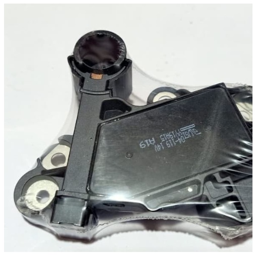 ic regulator mazda BT50 BT 50 ford ranger 2.2 12v socket k2