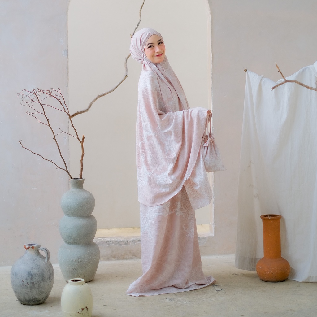 Ladybydiana ALESHA PRAYER SET Mukenah Dewasa Travelling Bahan Crincle