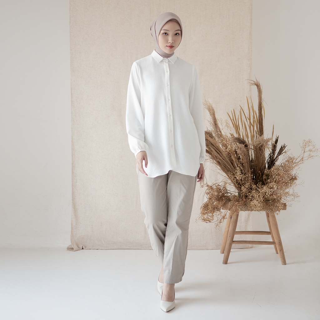 Basic Batara by Aska Label - Kemeja wanita basic lengan panjang full kancing warna offwhite, pink, coksu, abu muda, hijau, abu gelap, hitam dengan detail kerut di lenganabel