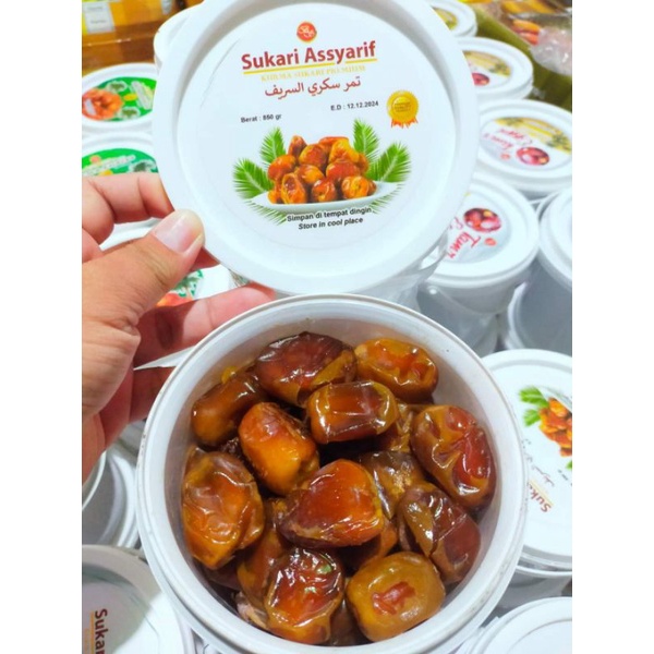 

SUKARI ASSYARIF -->> KURMA SUKARI PREMIUM KEMASAN EMBER ASSYARIF 850 gram Kurma yang tekstur nya Manis legit Dan lembut Harga murah terjangkau semua kalangan Rasanya renyah gurih dan manis