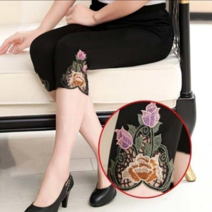 Celana Legging Pendek 7/8 / Celana Wanita Import Motif Bunga - 716