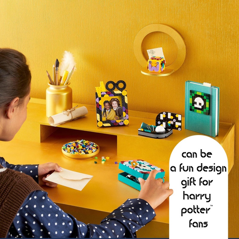 LEGO DOTS 41811 Hogwarts Desktop Kit Building Toy Set (856 Pieces) Mainan Balok (8 Tahun+)