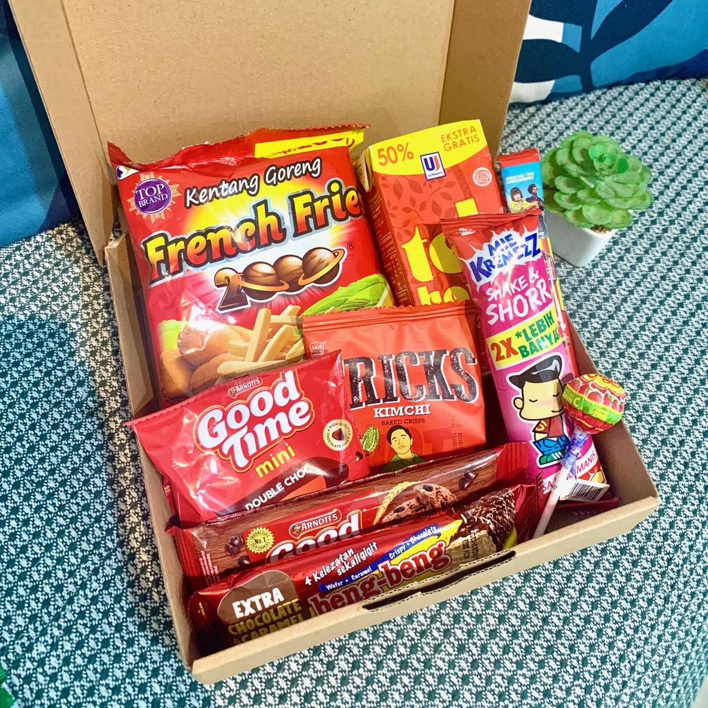 

Snack Box Gift | Snack Hampers | Snack Hampers Idulfitri | Hadiah Ulang Tahun WIsuda Anniversary