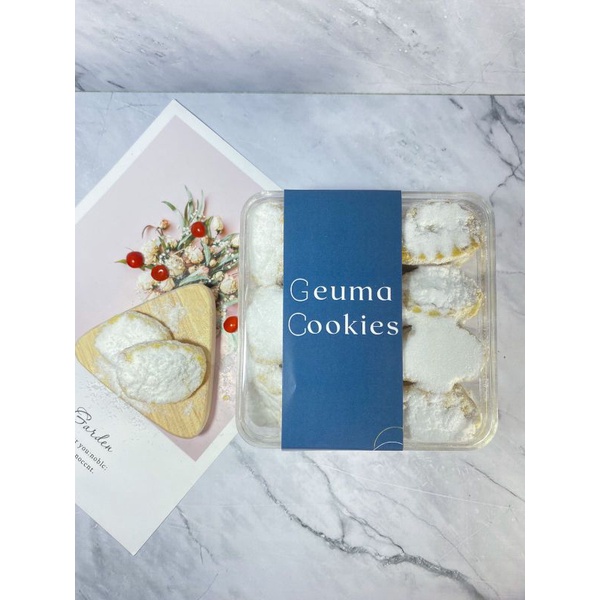 

Kue Putri Salju Premium (w/ Wijsman Butter)