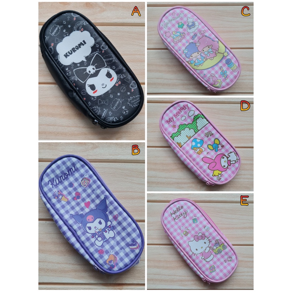 

TEMPAT PENSIL OVAL MOTIF KOTAK KUROMI SNOOPY (20X4X8.5)