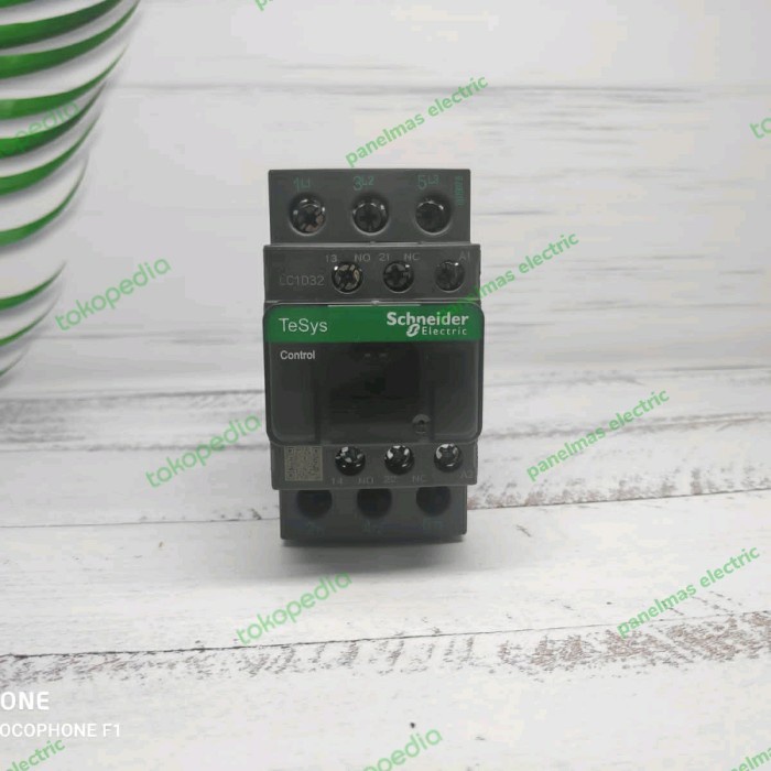 Terlaris Contactor Schneider Lc1D32 M7 / Kontaktor Schneider Lc1D32M7