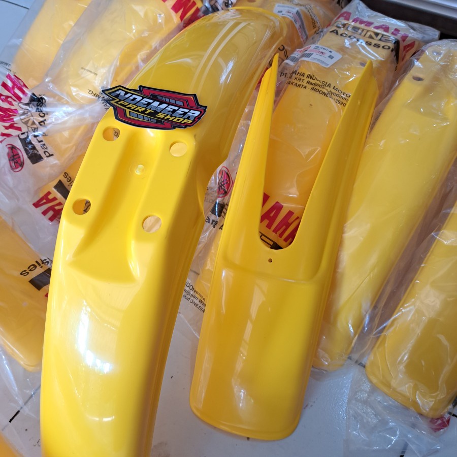 Spakbor Slebor Depan Set Yamaha YT 115 Original