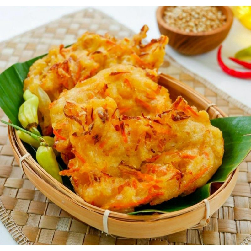 pia pia/ bakwan udang dan bakwan sayur mateng sudah d goreng