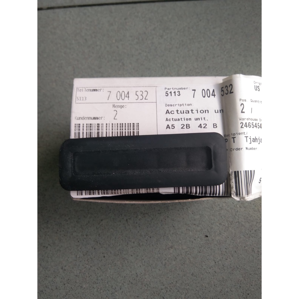 KARET HANDLE BAGASI BMW X5 E53 51137004532